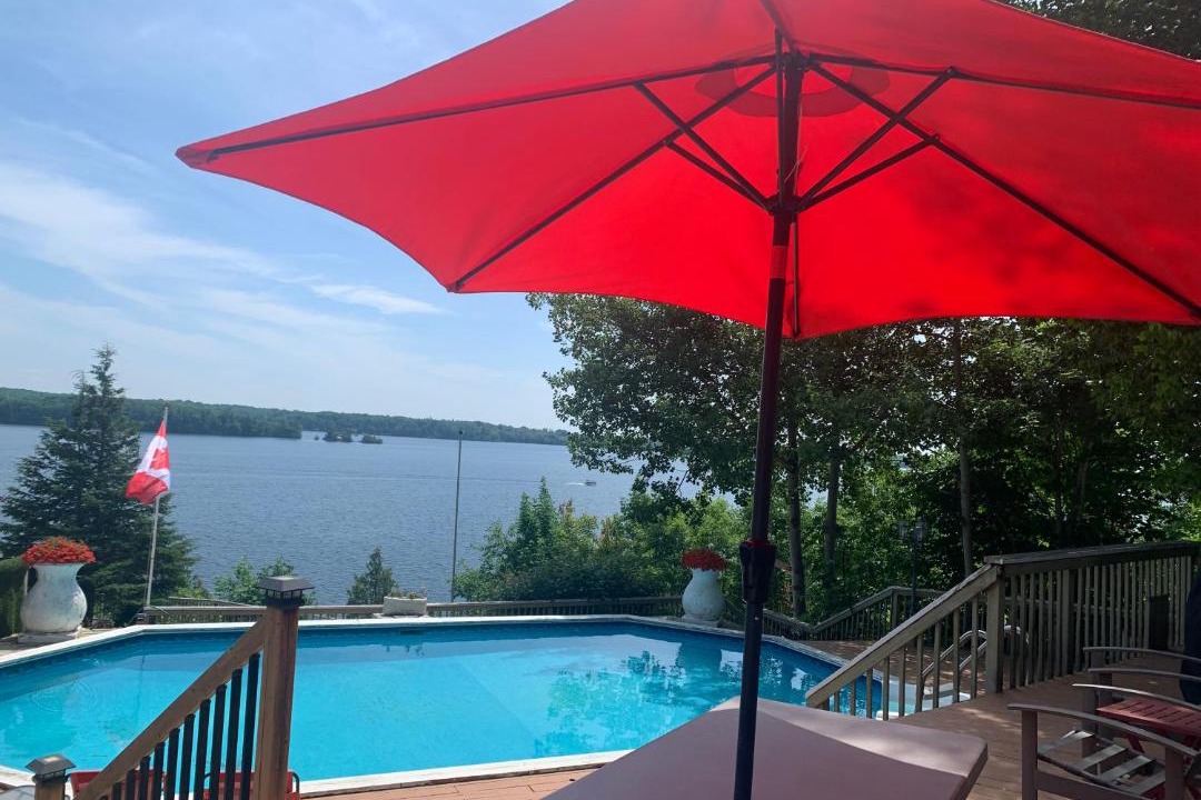 Rideau Lakes House | Q Estate Pool cottage