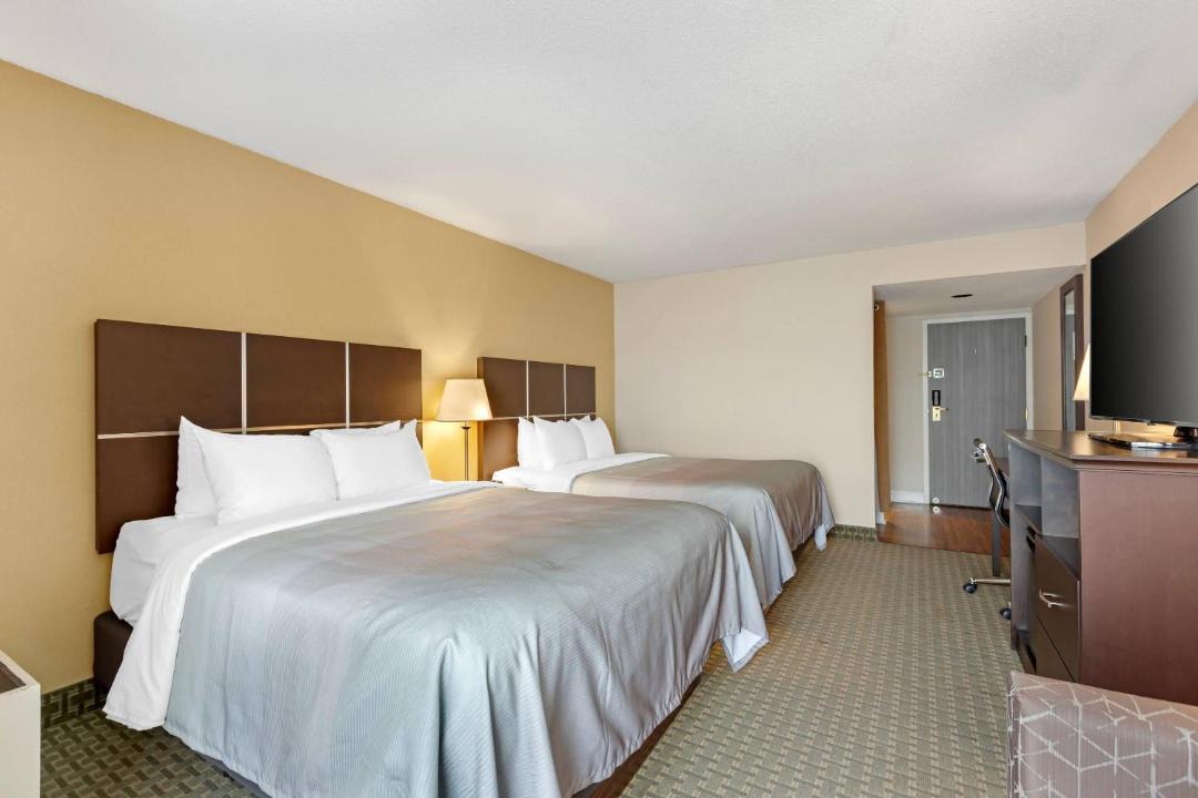 Queen Street Corridor Hotel | Quality Inn & Suites