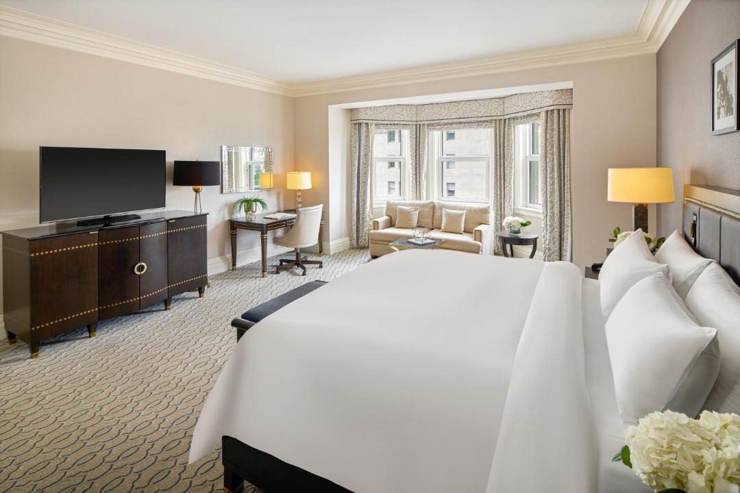 Byward Market - Parliament Hill Hotel | Fairmont Chateau Laurier Gold Experience