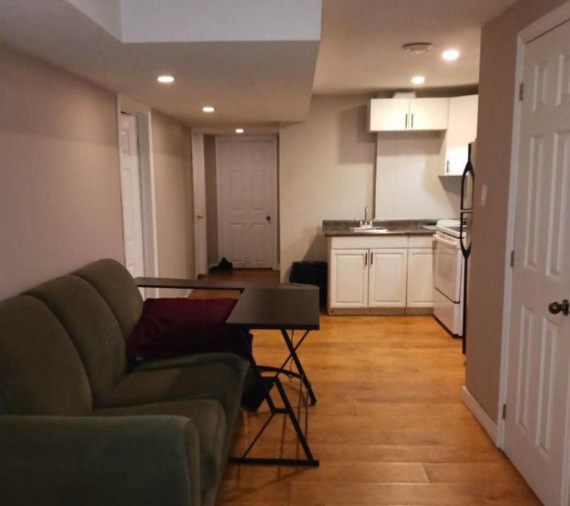 Rosemount House | Cheap Rooms in Kitchener Best For Students ,Long Term Guests