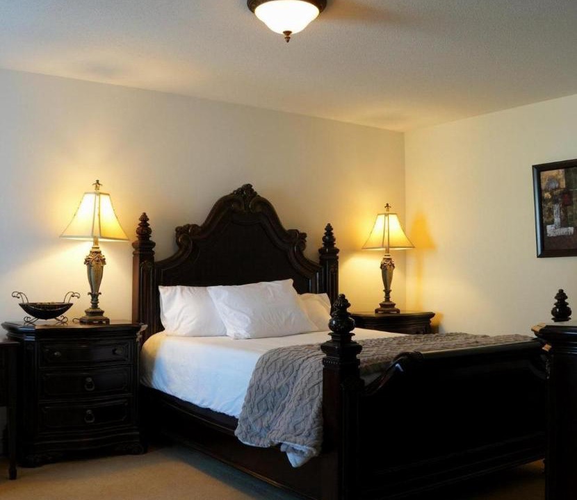 Ottawa Division House | Fosterbrook Parkside Retreat