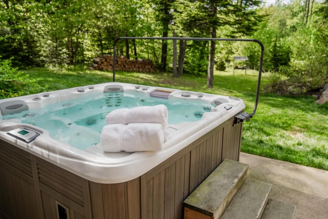Fiddler Lake Resort Ski Chalet | Chalet Golden Bear - Fiddler Lake