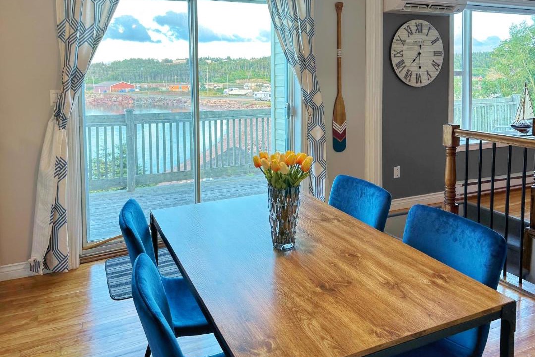 Norman's Cove-Long Cove House | The Full House @ The Homestead Oceanfront Suites
