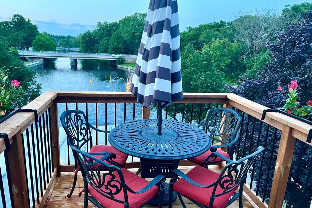 Perth Apartment | Deluxe Loft - Amazing Terrace with Stunning Water View