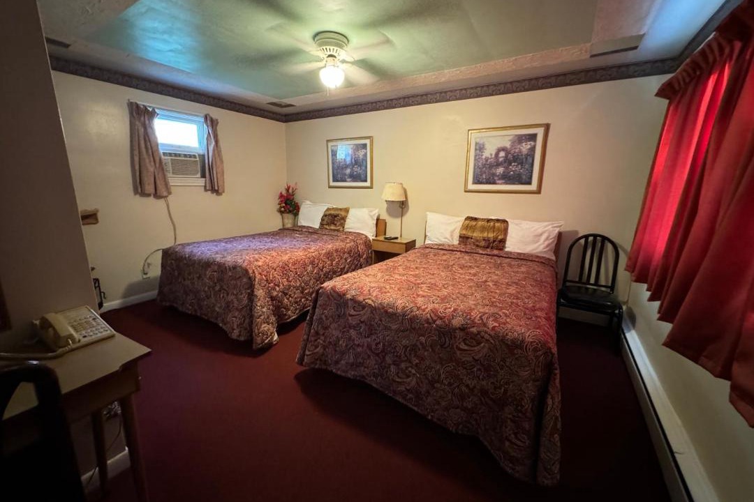 Orillia Hotel | Holiday Motel
