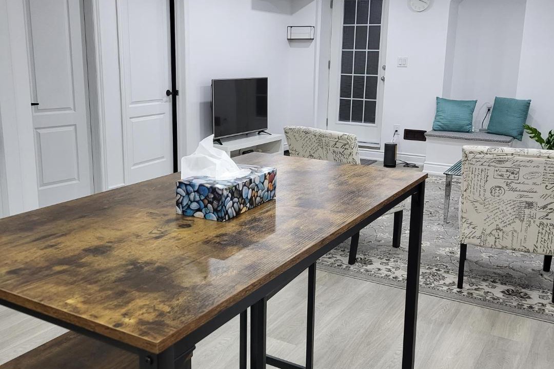 Angus Apartment | Bright 2 Bedroom Basement Apartment in Angus
