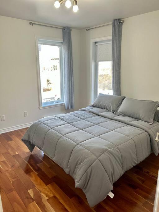 Laval Villa | 3BR House 6 Guests Near Water