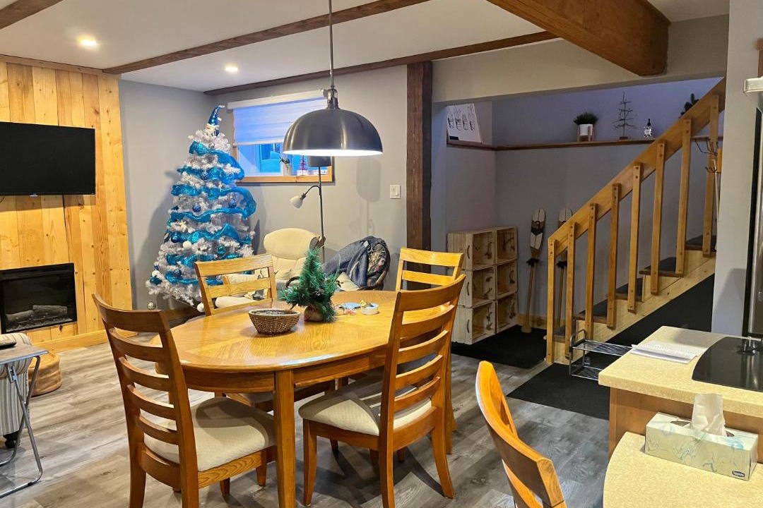 L'Anse-Saint-Jean Apartment | Appartement Mont Édouard, Hébergement paisible à la montagne