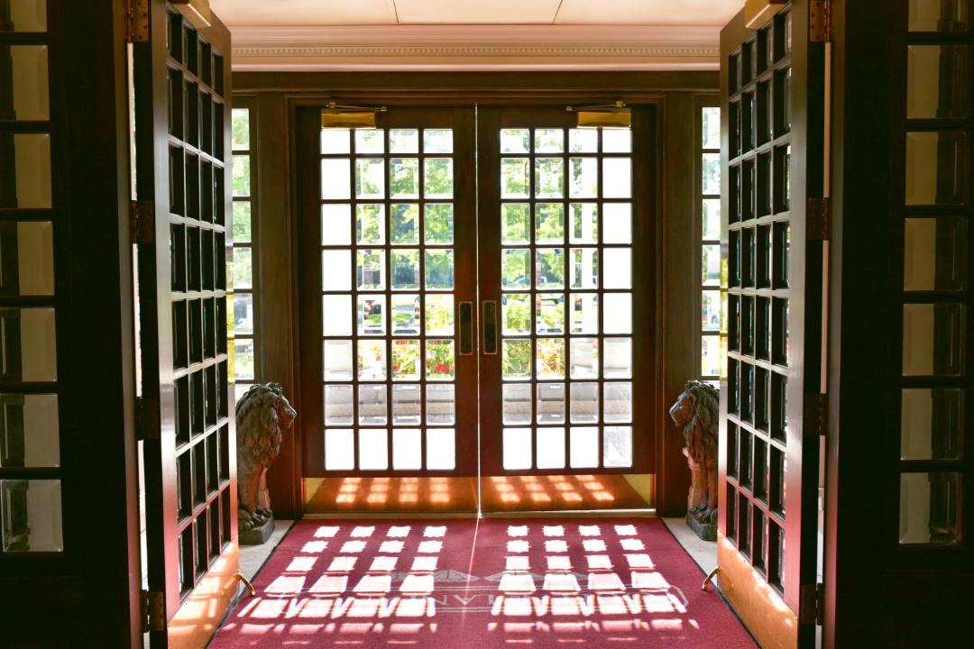 Historic Old Town Hotel | Queens Landing