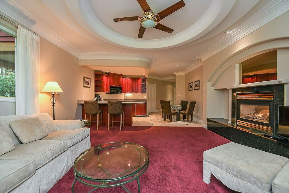 Photo of Livingroom in Courtenay