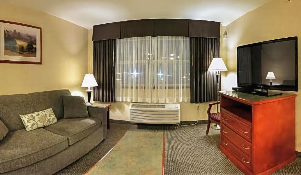 Photo of Livingroom in Langley