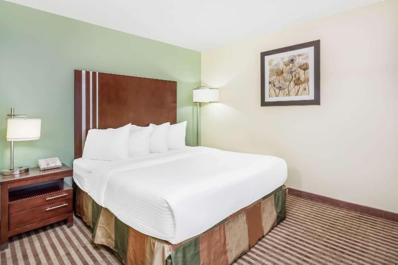 Photo of Bedroom in Carlyle