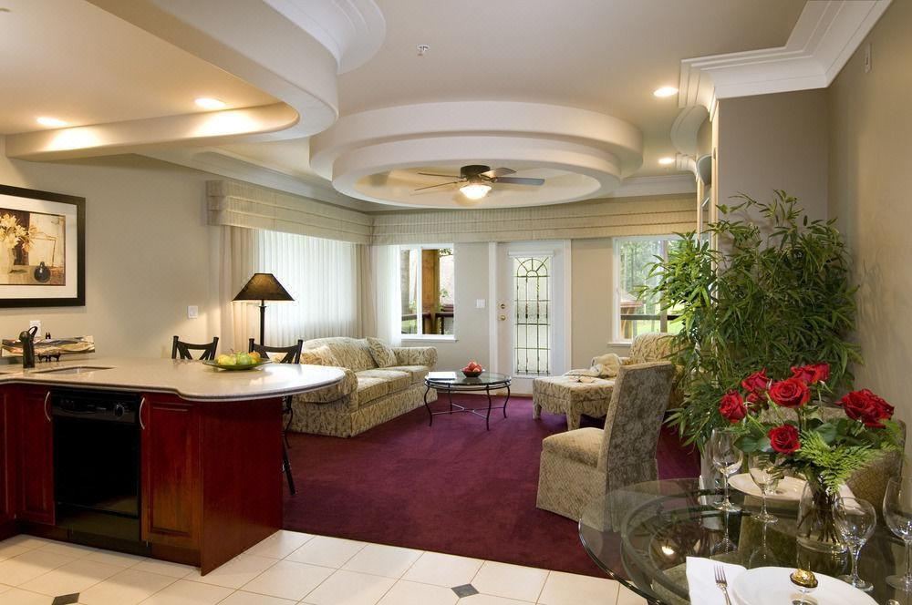 Photo of Livingroom in Courtenay