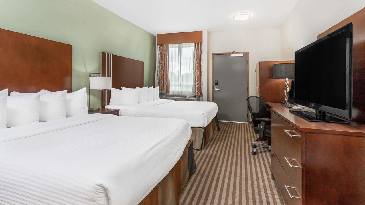 Photo of Bedroom in Carlyle