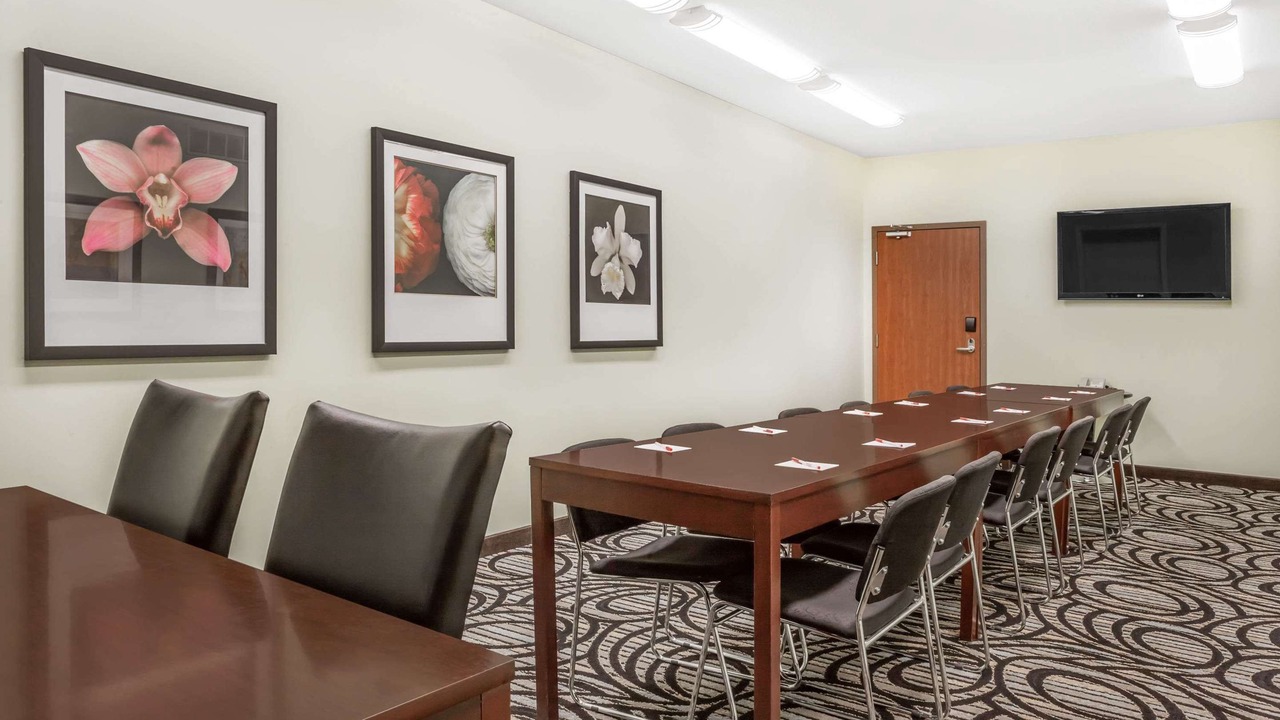 Photo of Livingroom in Carlyle