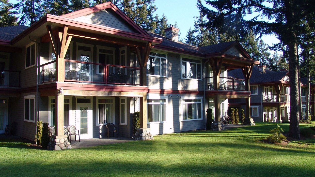 Photo of Buildings in Courtenay