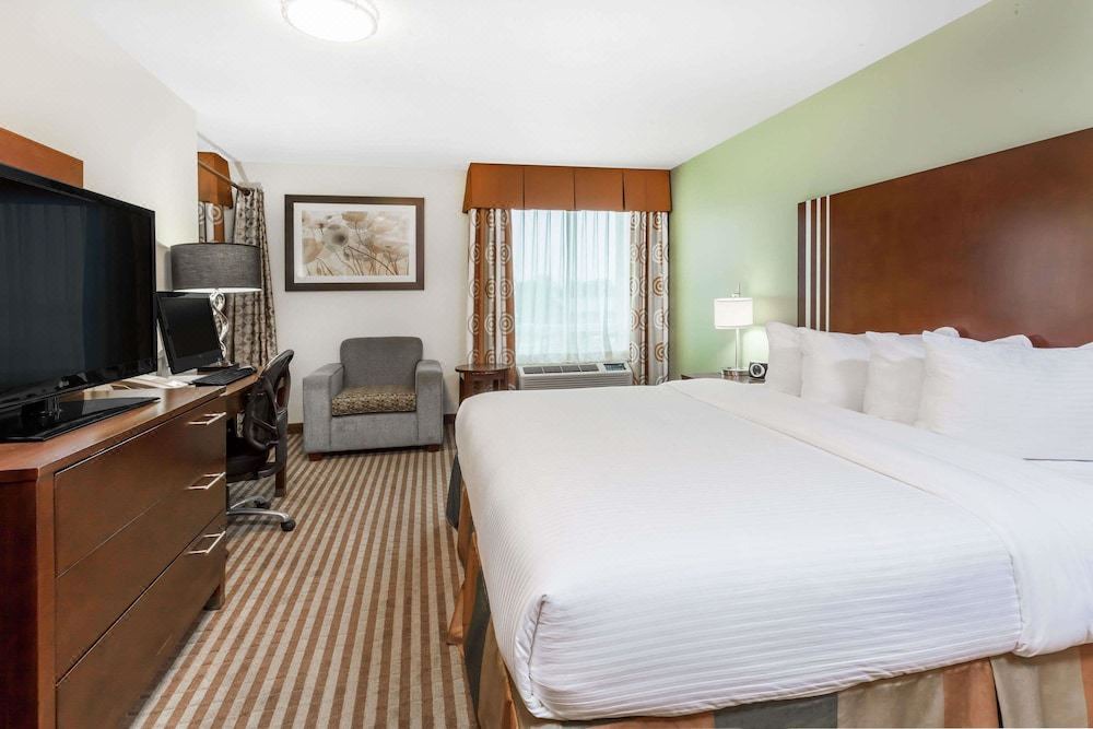 Photo of Bedroom in Carlyle