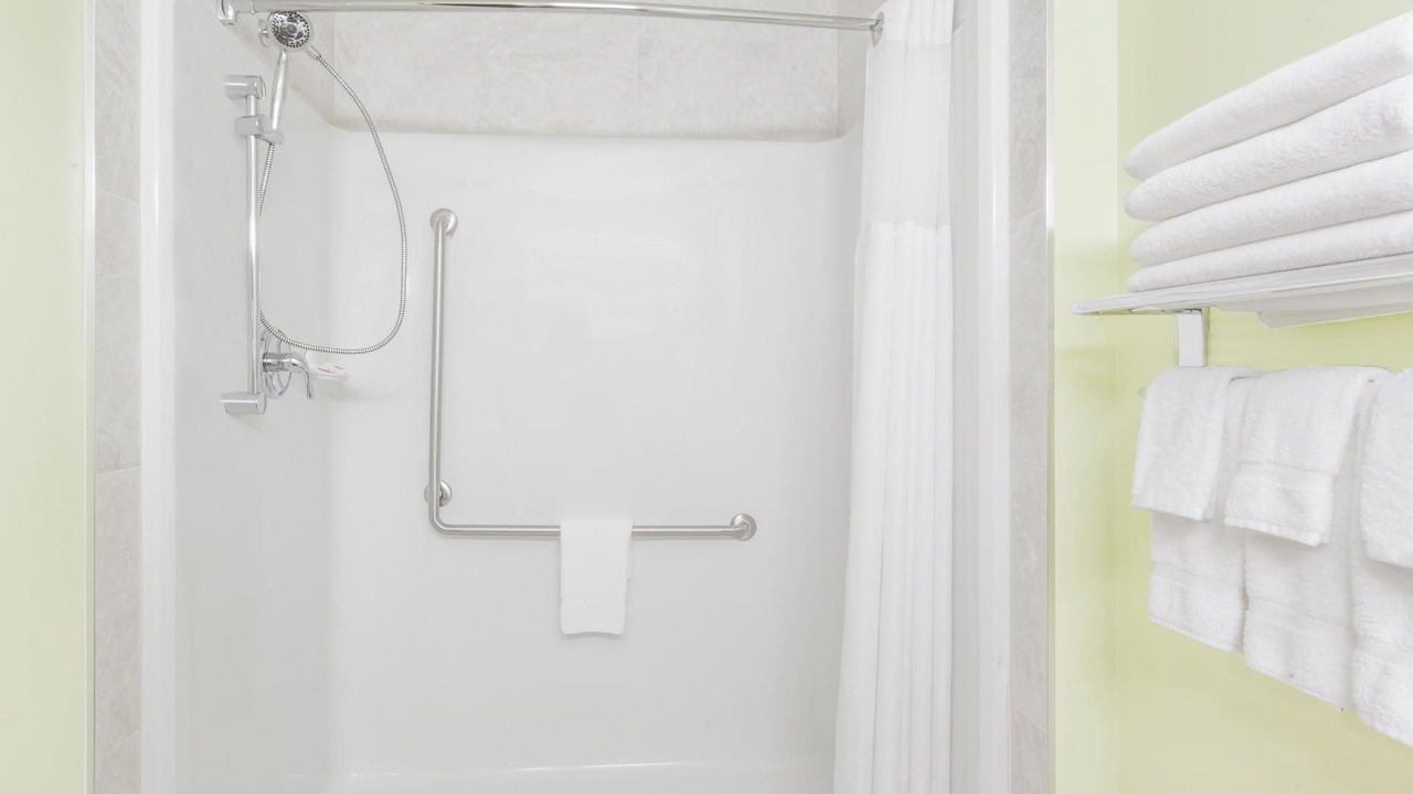 Photo of Bathroom in Carlyle