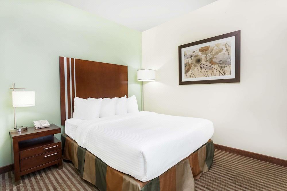Photo of Bedroom in Carlyle