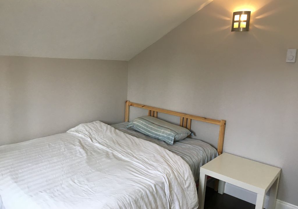 Photo of Bedroom in Renfrew-Collingwood