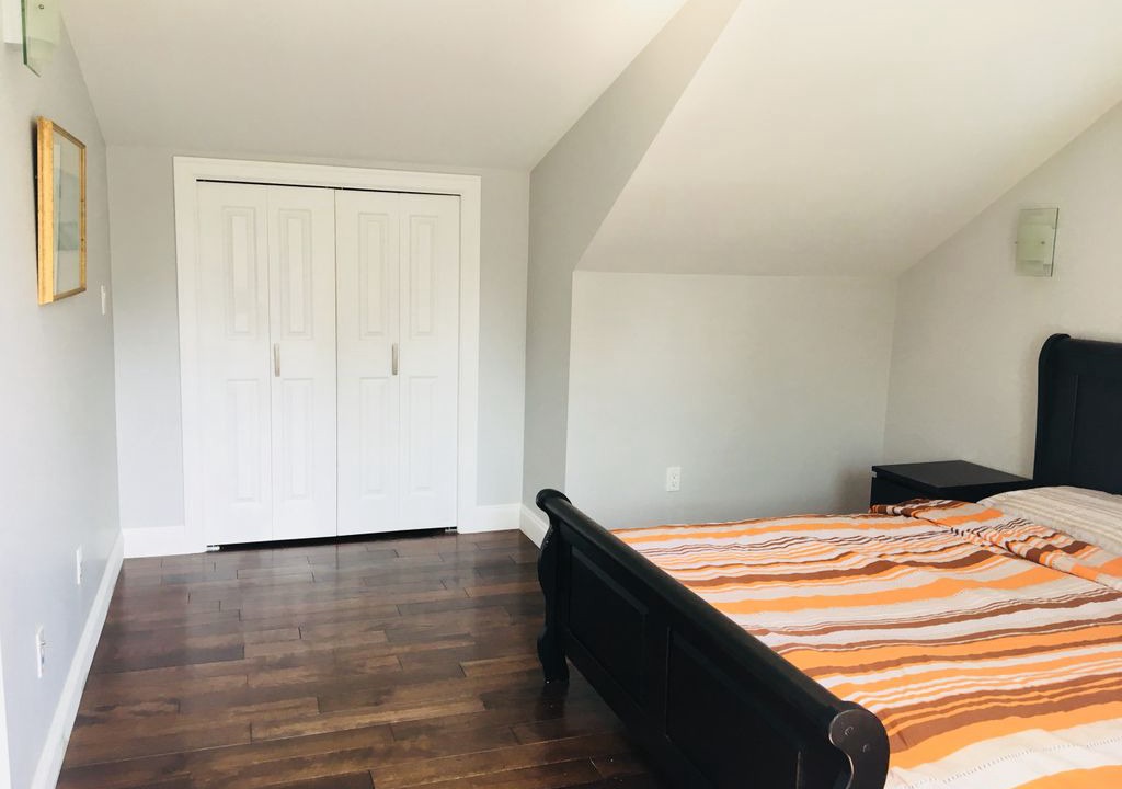 Photo of Bedroom in Renfrew-Collingwood