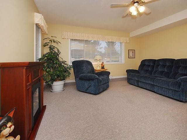 Photo of Livingroom in Cordova Bay
