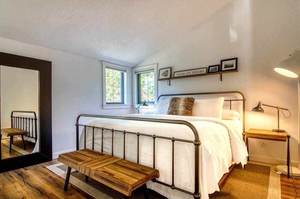 Photo of Bedroom in Invermere