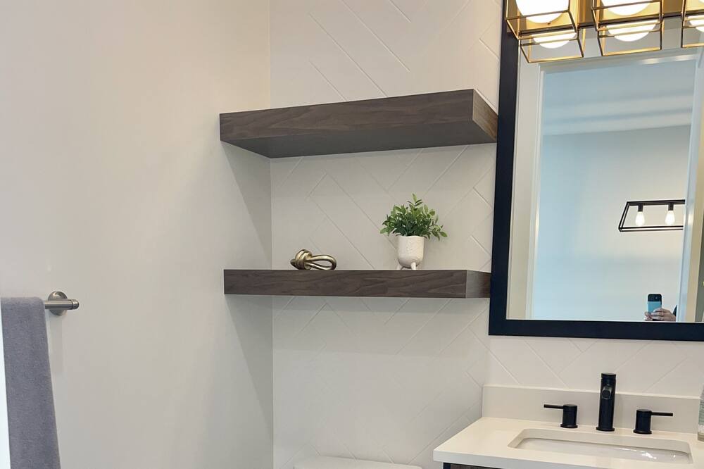 Photo of Bathroom in Okanagan-Similkameen