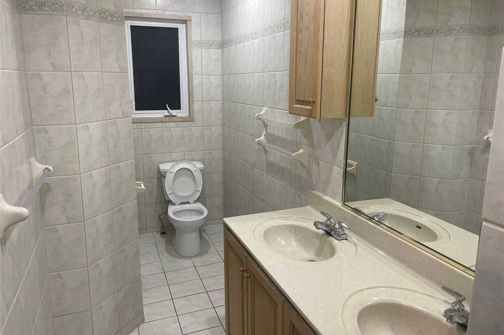 Photo of Bathroom in Bayview Village