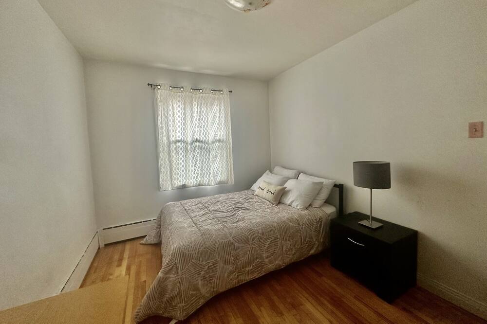 Photo of Bedroom in Ahuntsic-Cartierville