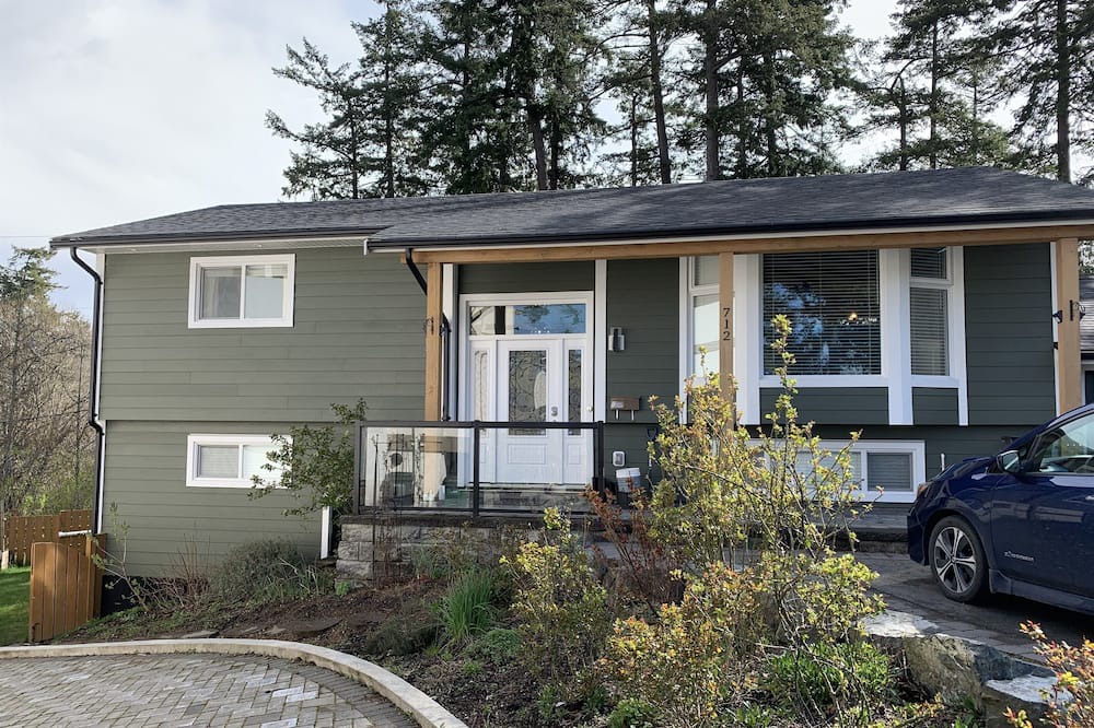 Photo of Others in Saanich West