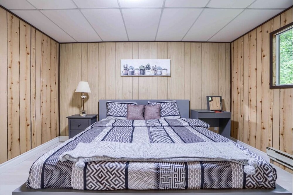Photo of Bedroom in Coboconk