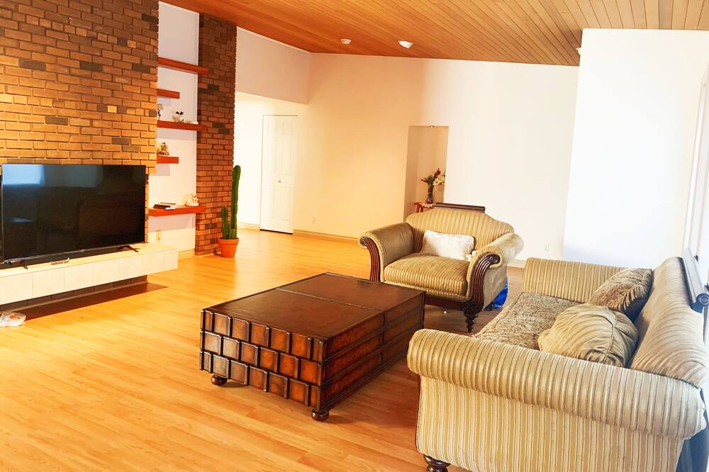 Photo of Livingroom in White Rock