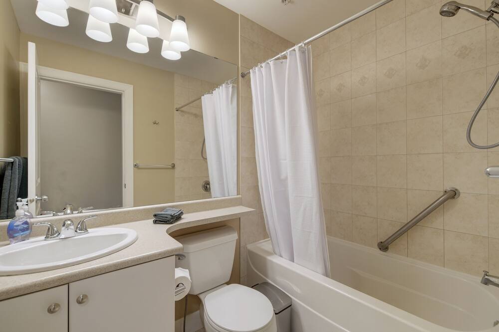 Photo of Bathroom in Royal Bay