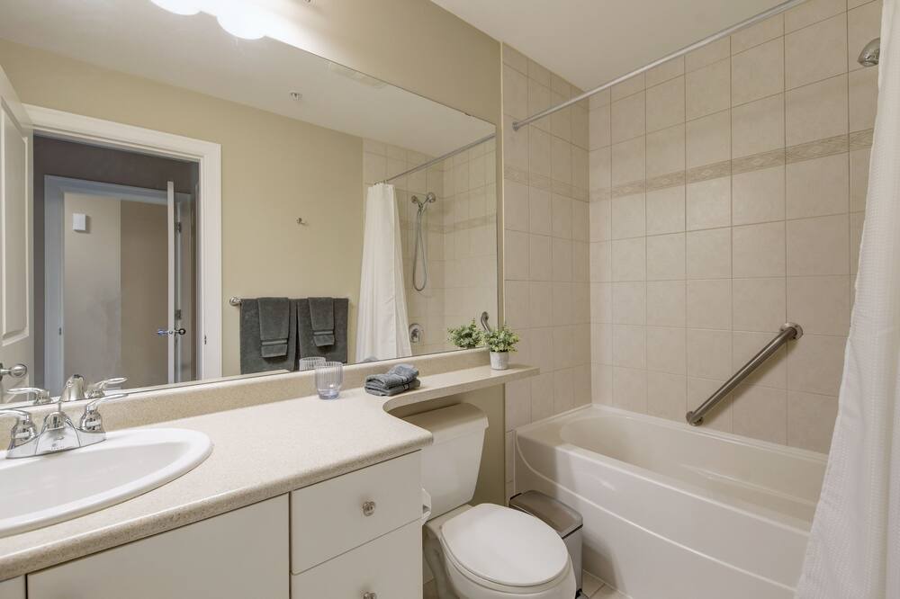 Photo of Bathroom in Royal Bay