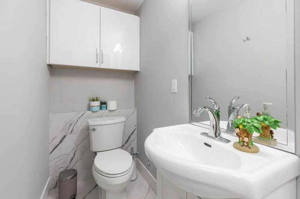 Photo of Bathroom in Delta