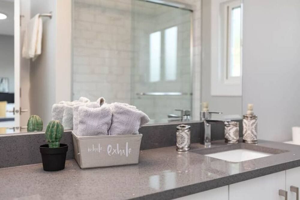 Photo of Bathroom in Delta