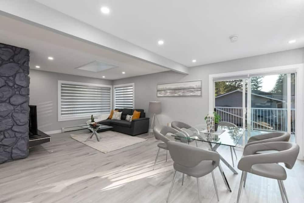 Photo of Livingroom in Delta