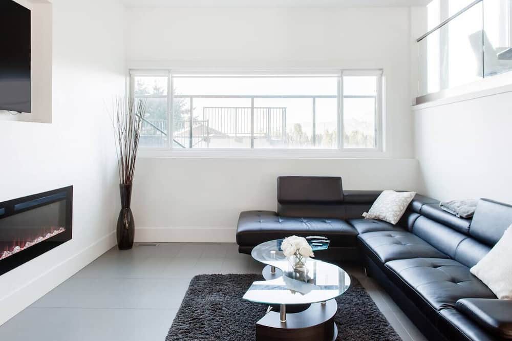 Photo of Livingroom in Burnaby