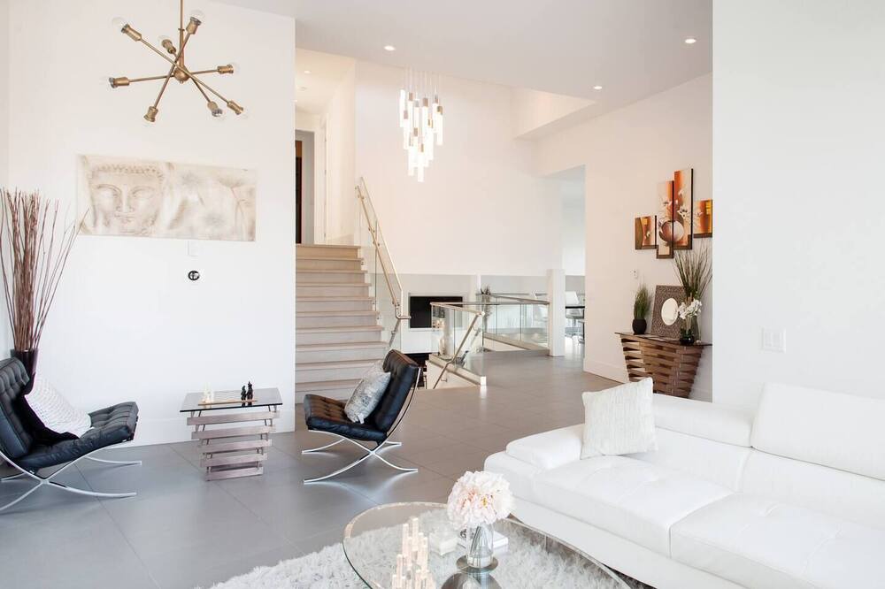 Photo of Livingroom in Burnaby