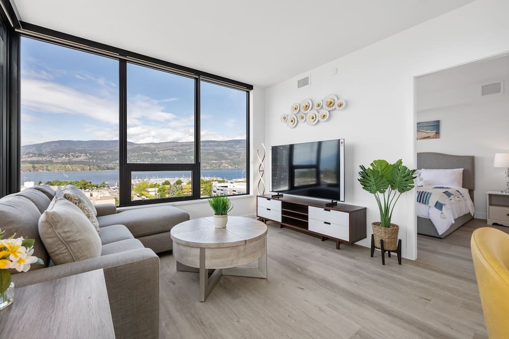 Photo of Livingroom in Downtown Kelowna