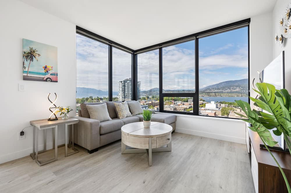 Photo of Livingroom in Downtown Kelowna