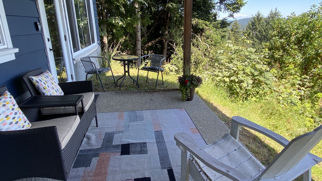 Photo of Patio Balcony in Salt Spring Island