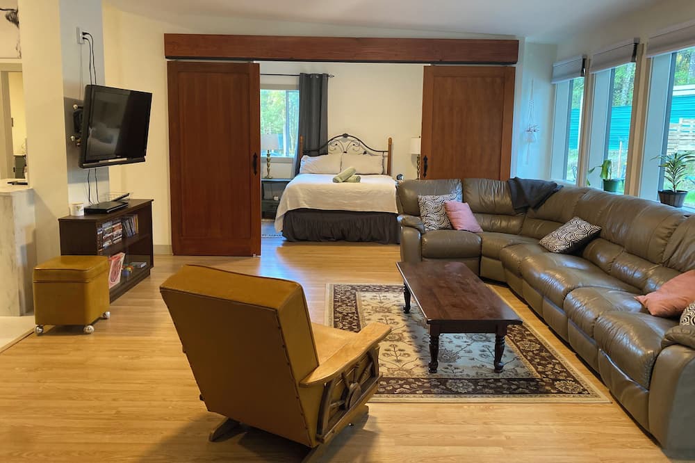 Photo of Livingroom in Duncan