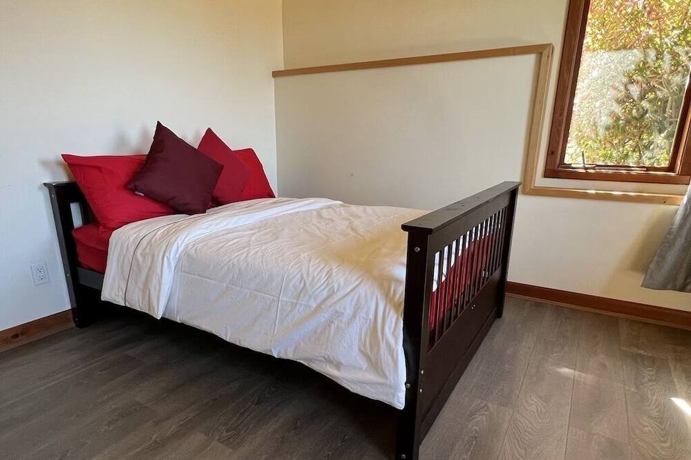 Photo of Bedroom in Gibsons