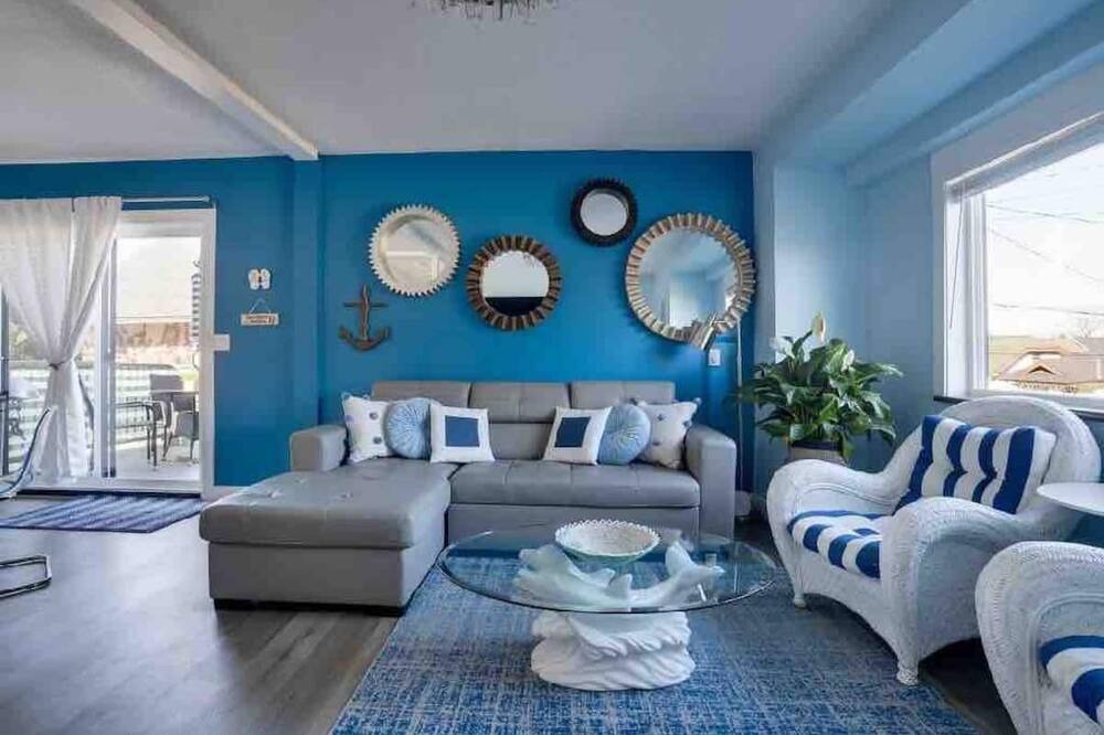 Photo of Livingroom in Kitsilano