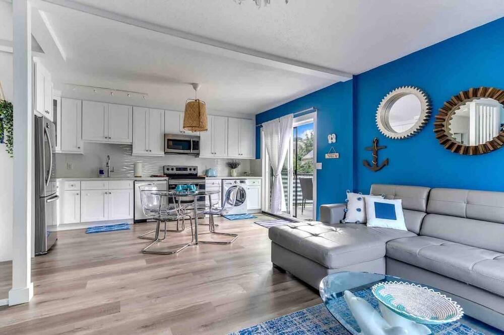Photo of Livingroom in Kitsilano