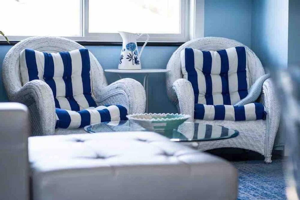 Photo of Livingroom in Kitsilano