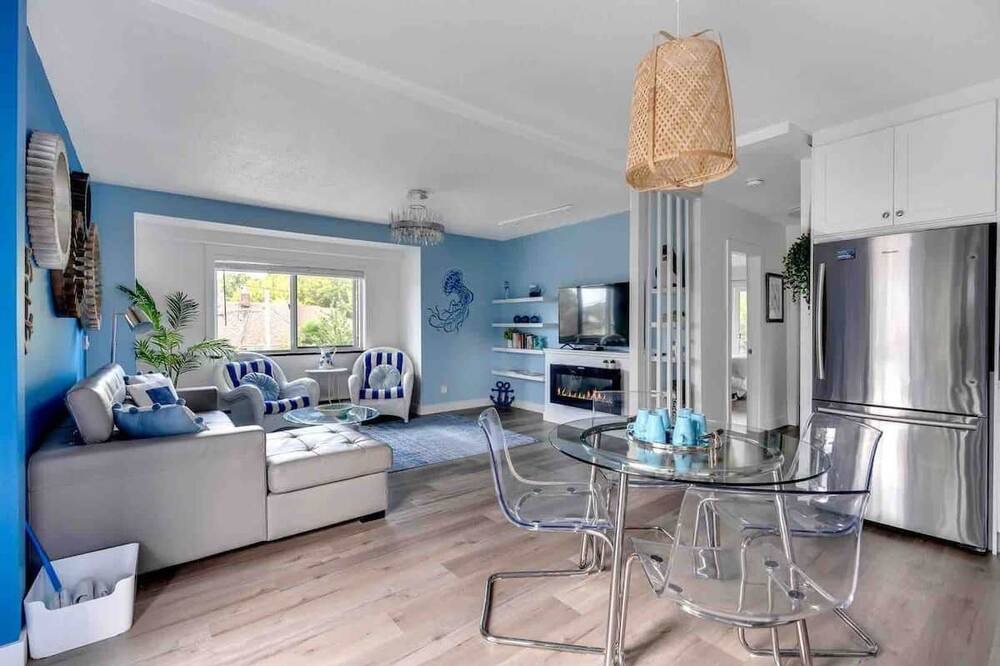 Photo of Livingroom in Kitsilano