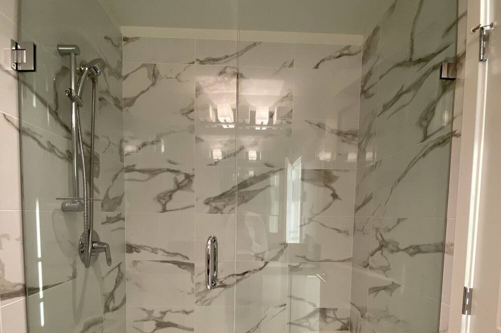 Photo of Bathroom in Rosemary Heights Central
